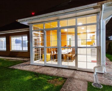 Véranda sur mesure : une solution pour gagner de l’espace sans déménager