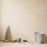 Rénover une pièce de vie : les priorités pour un résultat durable